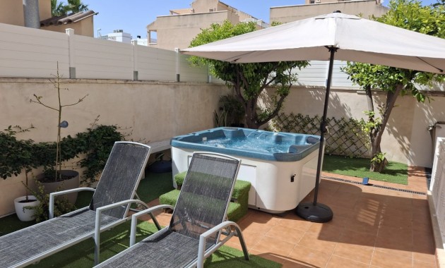 Sale - Detached Villa -
Ciudad Quesada - Doña Pepa