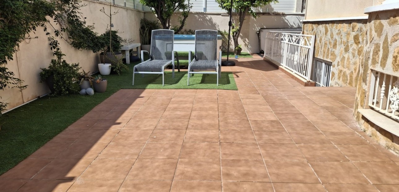 Sale - Detached Villa -
Ciudad Quesada - Doña Pepa