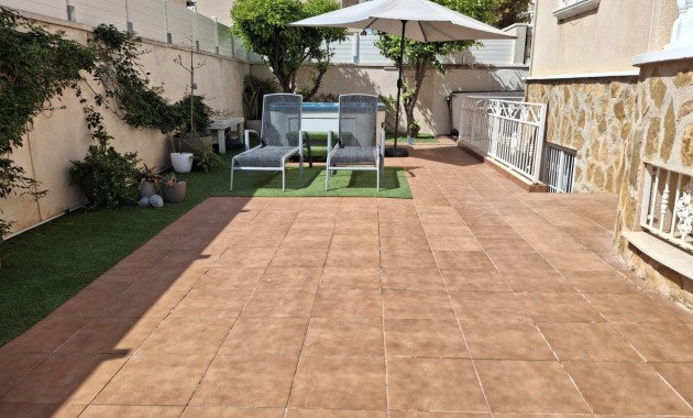 Sale - Detached Villa -
Ciudad Quesada - Doña Pepa