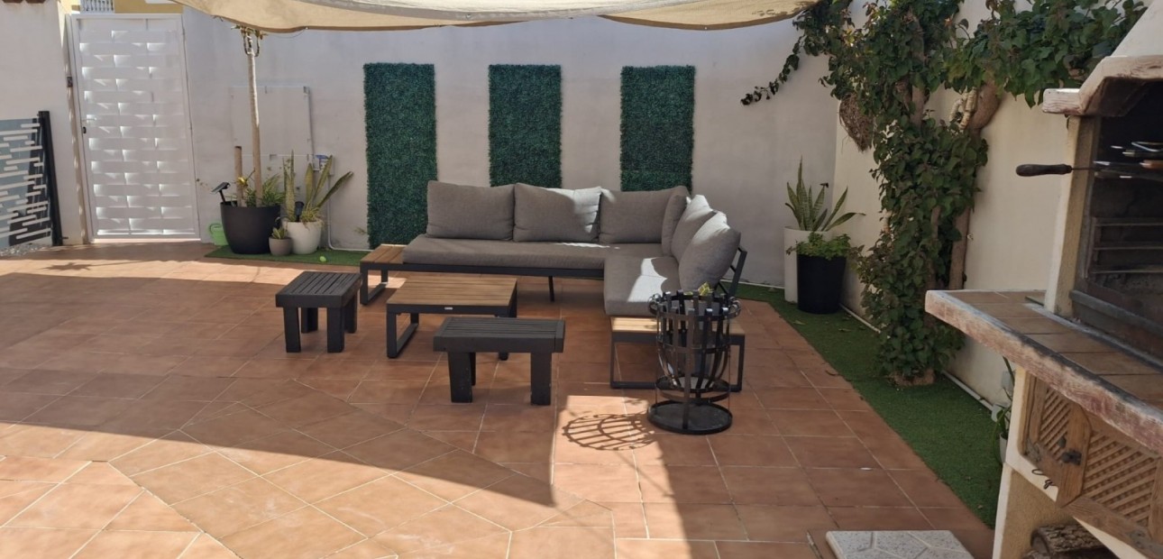 Sale - Detached Villa -
Ciudad Quesada - Doña Pepa