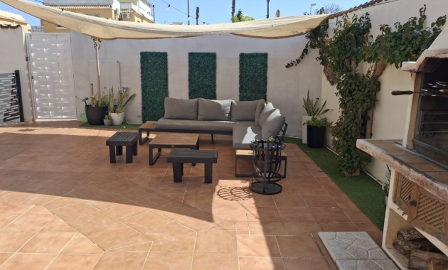 Sale - Detached Villa -
Ciudad Quesada - Doña Pepa