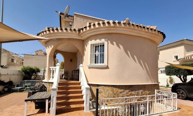 Sale - Detached Villa -
Ciudad Quesada - Doña Pepa