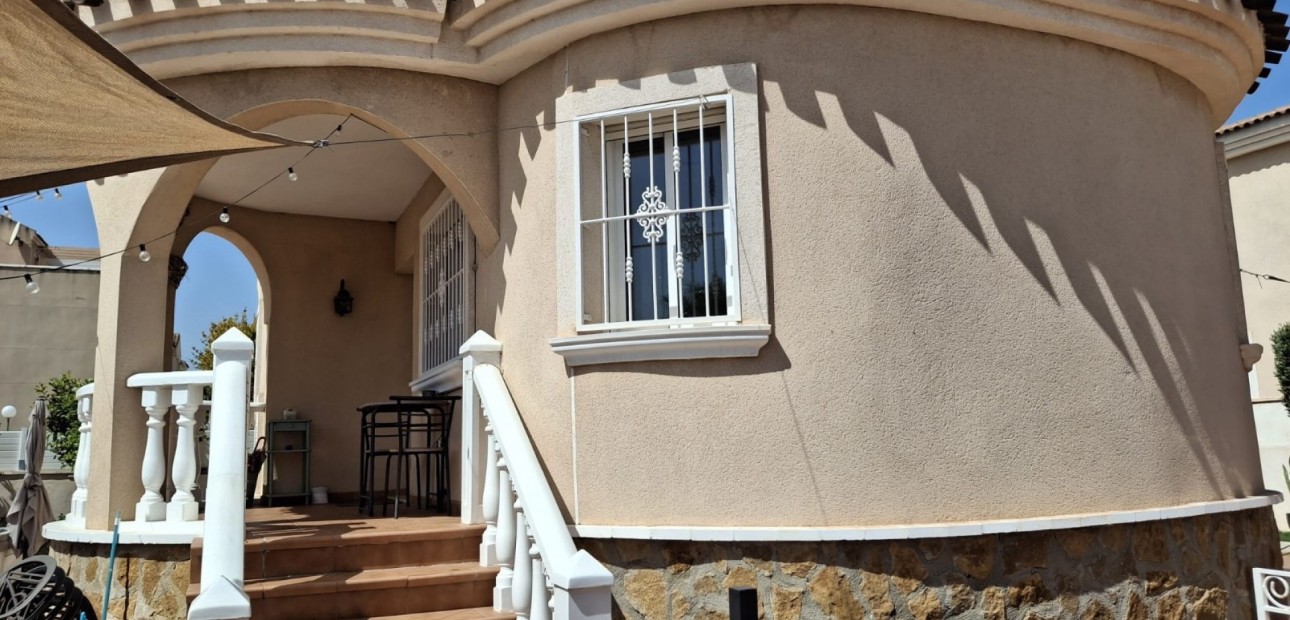 Sale - Detached Villa -
Ciudad Quesada - Doña Pepa