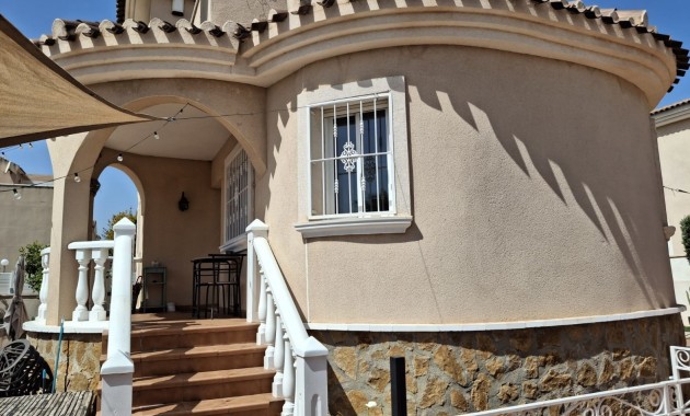 Sale - Detached Villa -
Ciudad Quesada - Doña Pepa