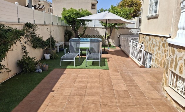 Sale - Detached Villa -
Ciudad Quesada - Doña Pepa