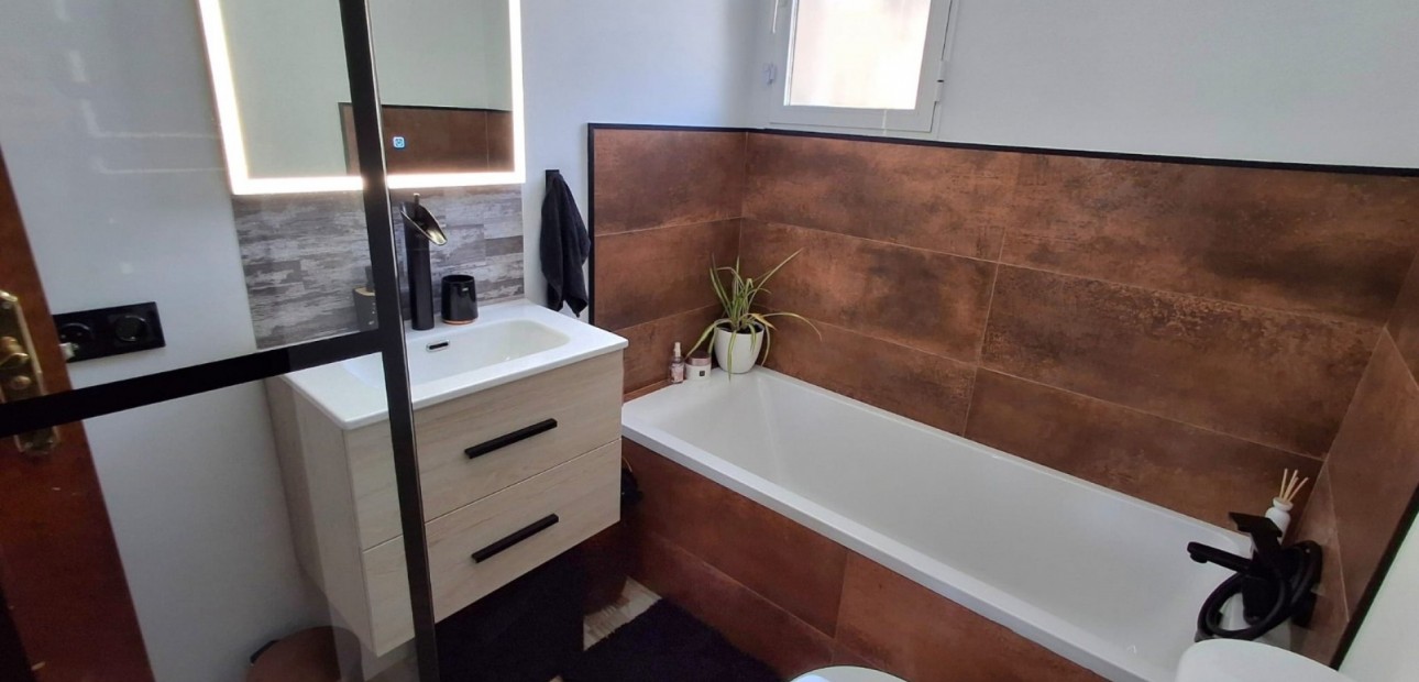 Sale - Detached Villa -
Ciudad Quesada - Doña Pepa