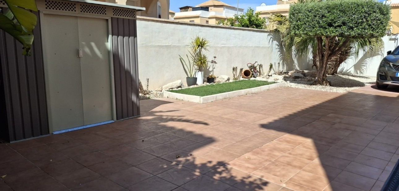 Sale - Detached Villa -
Ciudad Quesada - Doña Pepa