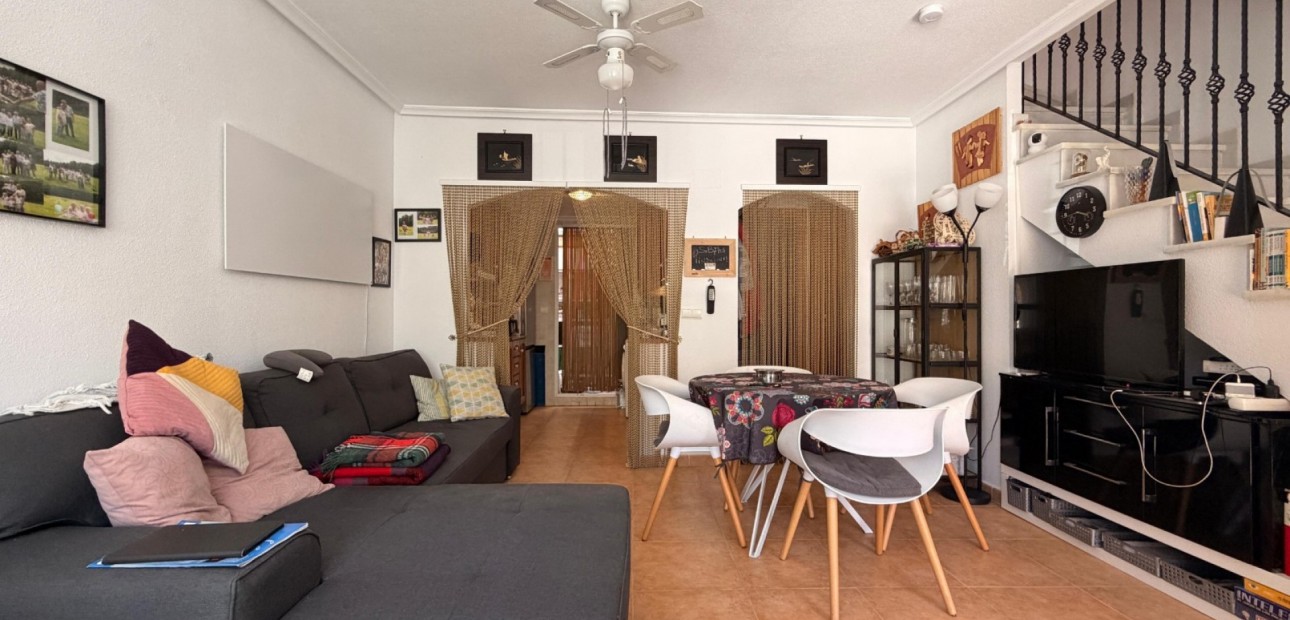 Sale - Townhouse -
Guardamar del Segura - El Raso