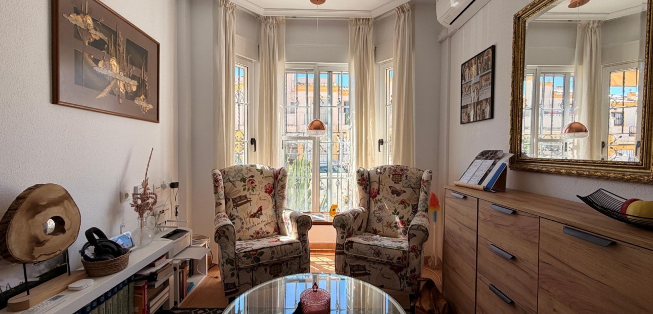 Sale - Townhouse -
Guardamar del Segura - El Raso