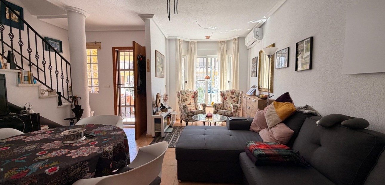 Sale - Townhouse -
Guardamar del Segura - El Raso