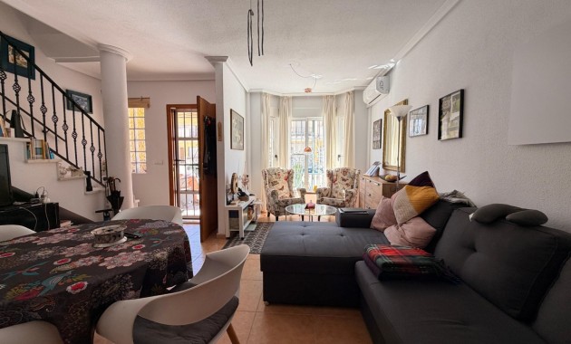 Sale - Townhouse -
Guardamar del Segura - El Raso