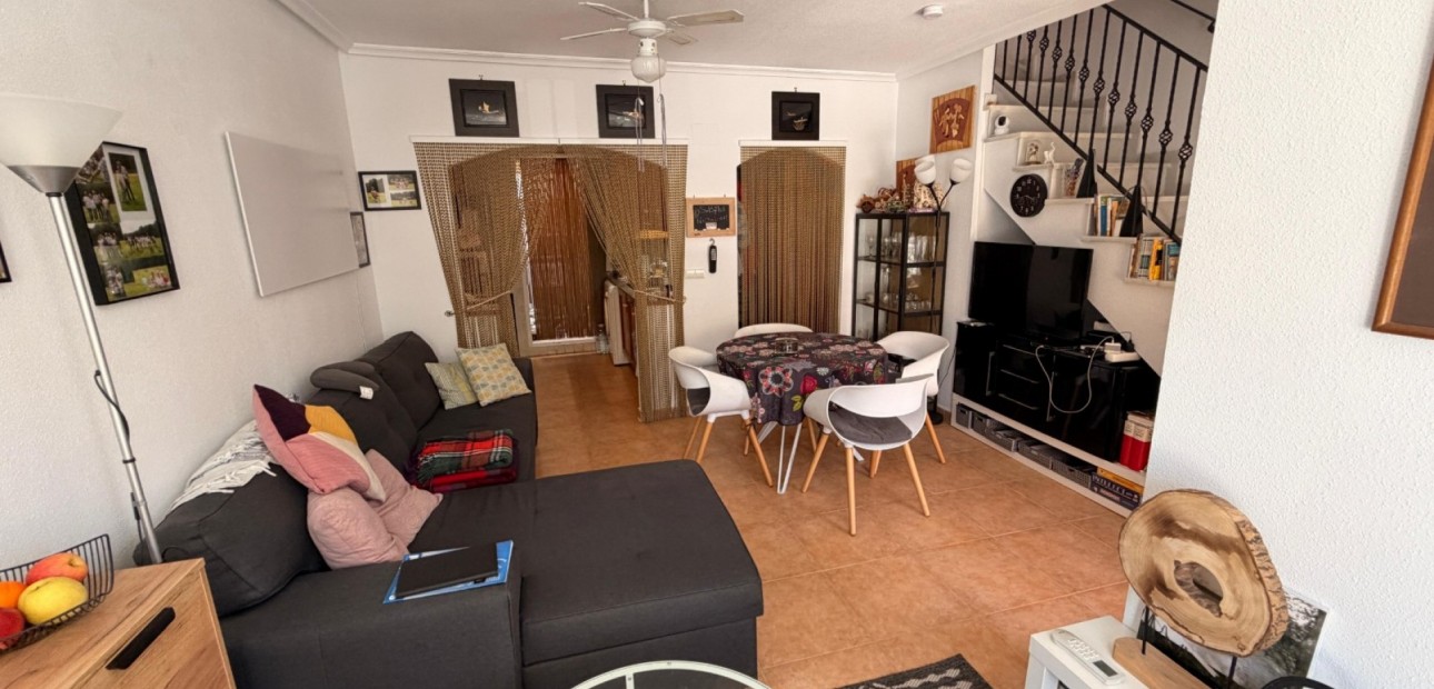 Sale - Townhouse -
Guardamar del Segura - El Raso