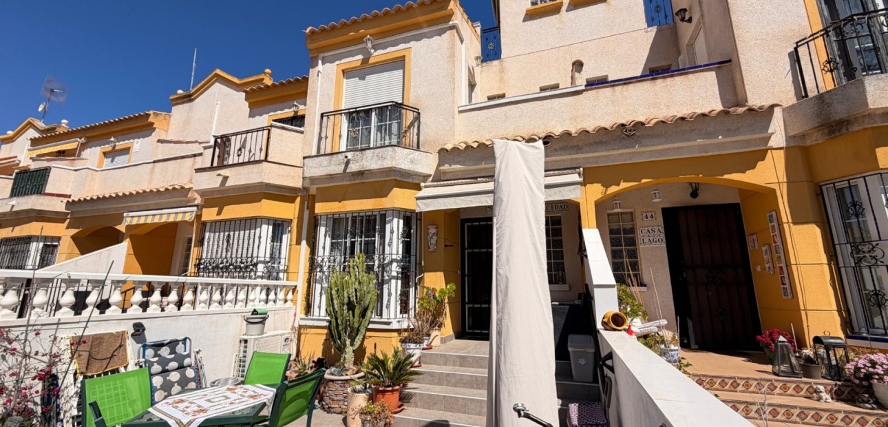 Sale - Townhouse -
Guardamar del Segura - El Raso