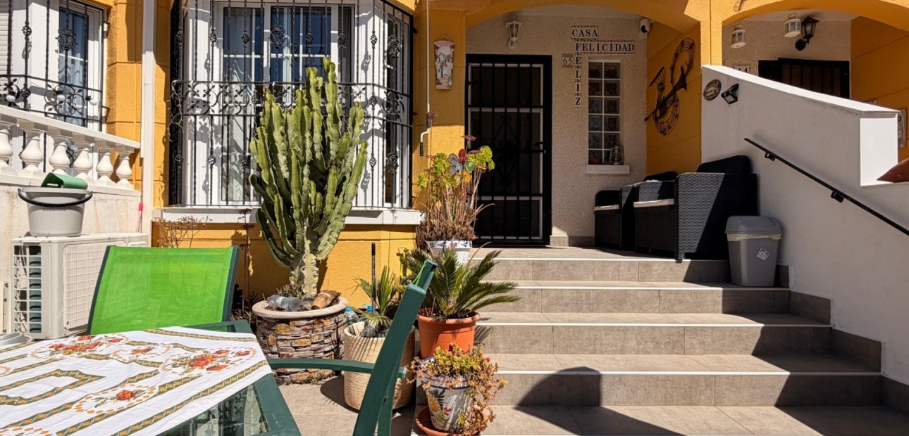 Sale - Townhouse -
Guardamar del Segura - El Raso