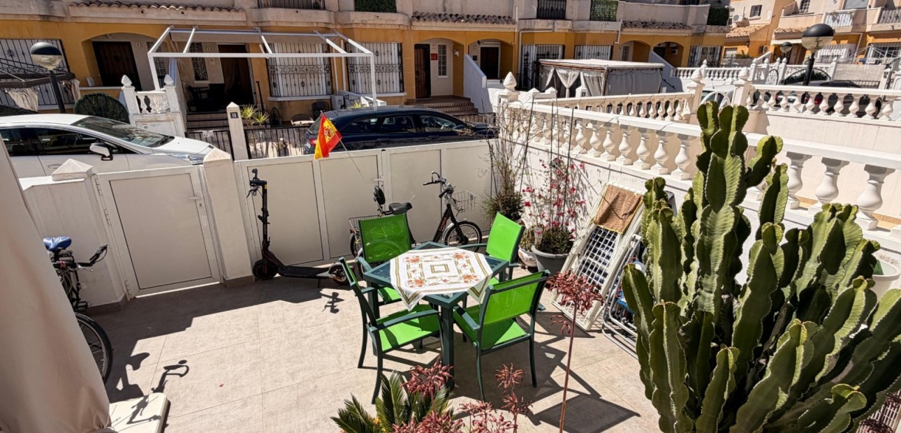 Sale - Townhouse -
Guardamar del Segura - El Raso