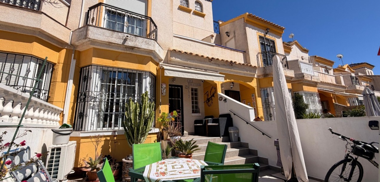 Sale - Townhouse -
Guardamar del Segura - El Raso