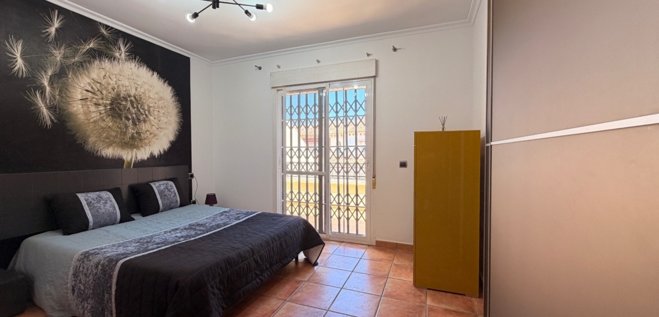 Sale - Townhouse -
Catral - Catral - Town