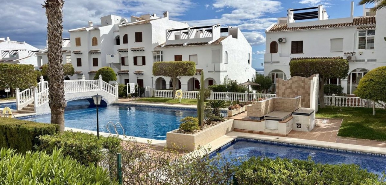 Sale - Townhouse -
Ciudad Quesada - Altos de Quesada