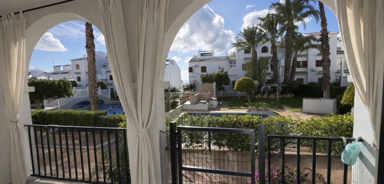 Sale - Townhouse -
Ciudad Quesada - Altos de Quesada