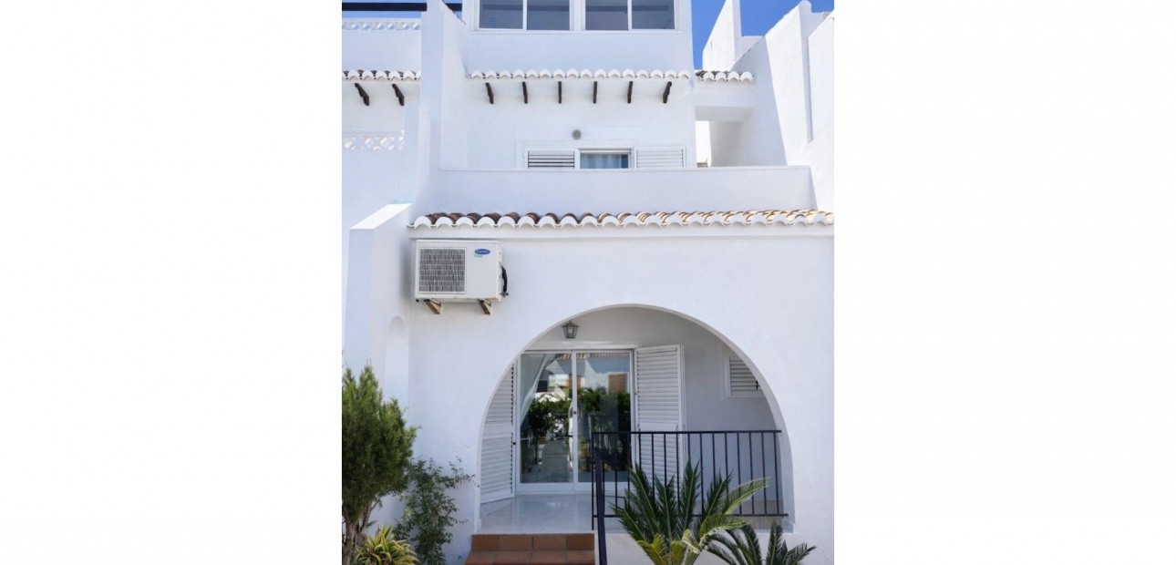 Sale - Townhouse -
Ciudad Quesada - Altos de Quesada