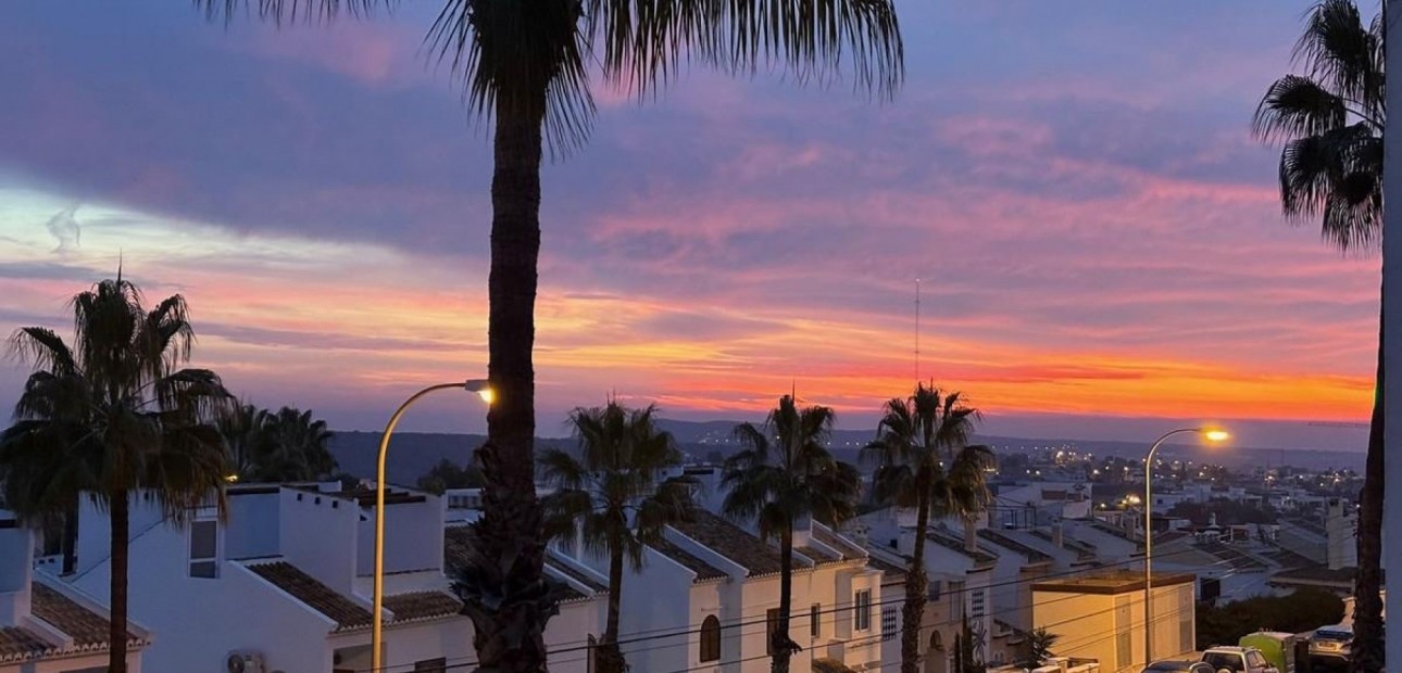 Sale - Townhouse -
Ciudad Quesada - Altos de Quesada