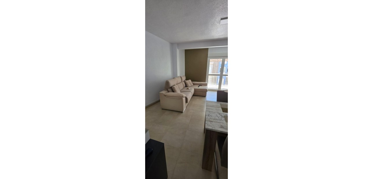 Sale - Apartment / flat -
Torrevieja - Centro