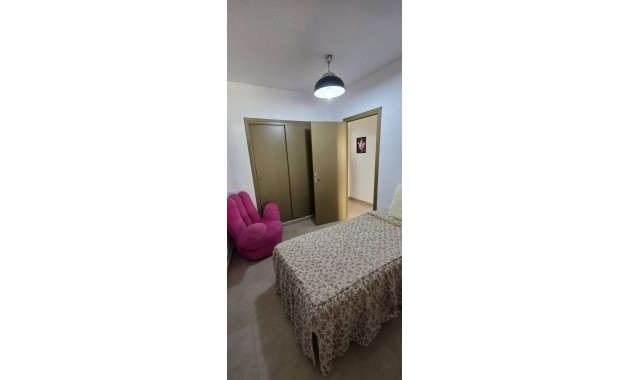 Sale - Apartment / flat -
Torrevieja - Centro