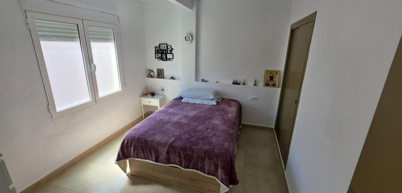 Sale - Apartment / flat -
Torrevieja - Centro