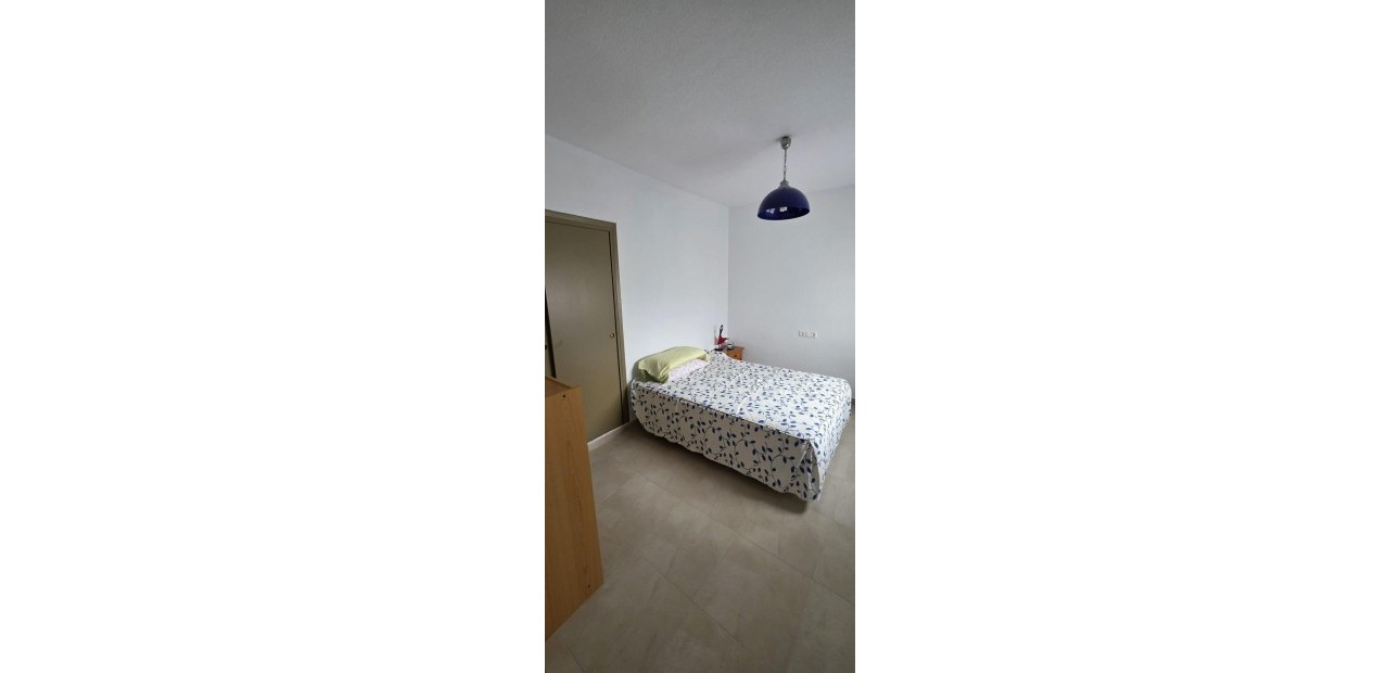 Sale - Apartment / flat -
Torrevieja - Centro