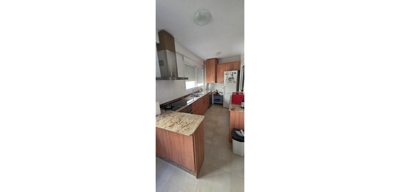 Sale - Apartment / flat -
Torrevieja - Centro