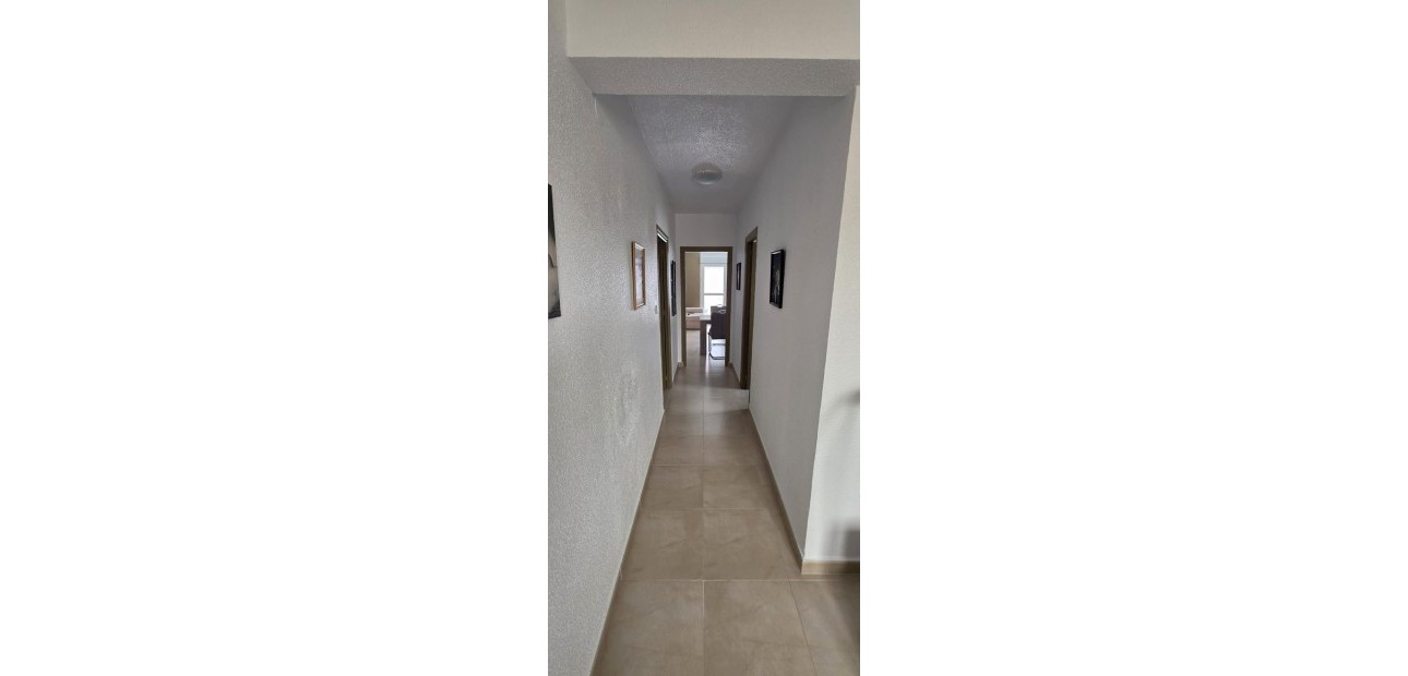 Sale - Apartment / flat -
Torrevieja - Centro