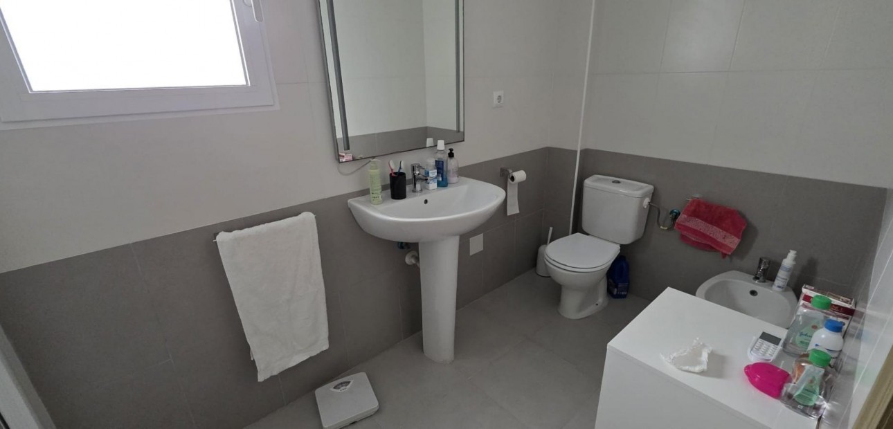 Sale - Apartment / flat -
Torrevieja - Centro