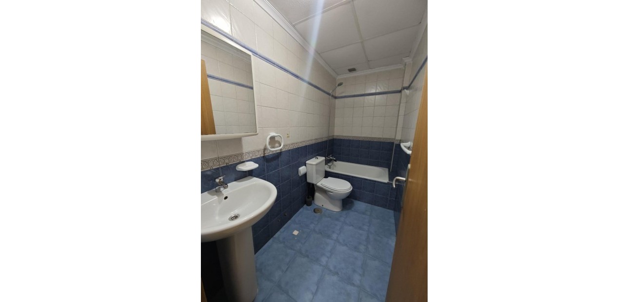 Herverkoop - Appartement / flat -
Torrevieja - torrevieja