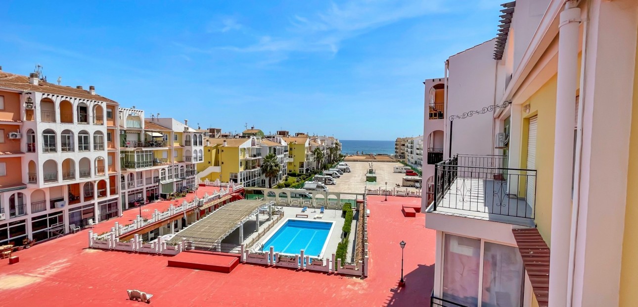 Sale - Apartment / flat -
Torrevieja - Mar Azul