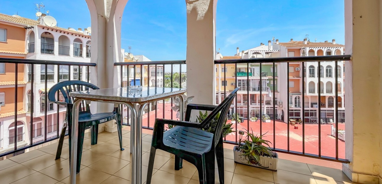 Sale - Apartment / flat -
Torrevieja - Mar Azul