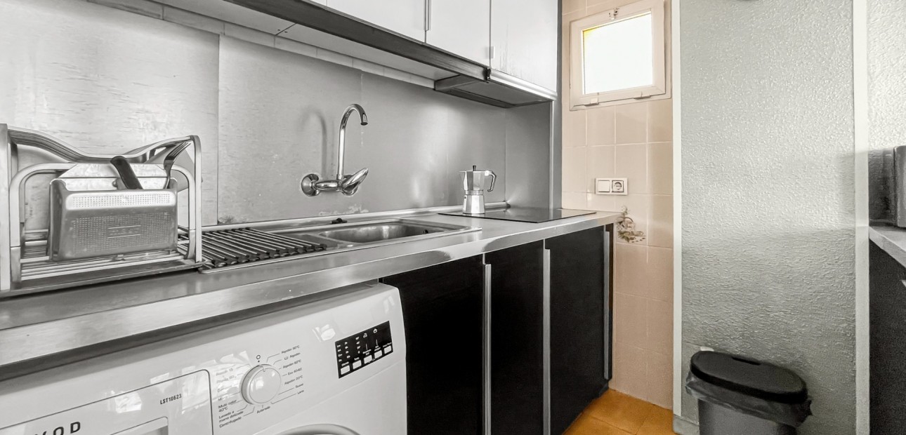 Sale - Apartment / flat -
Torrevieja - Mar Azul