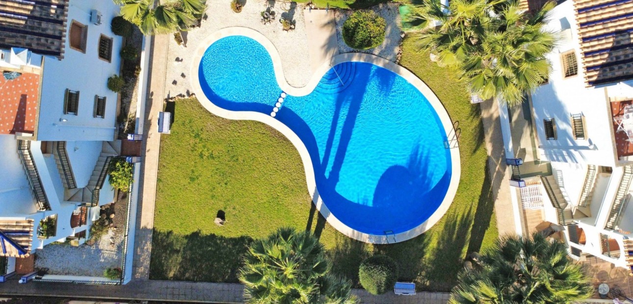 Sale - Apartment / flat -
Orihuela Costa - Villamartin