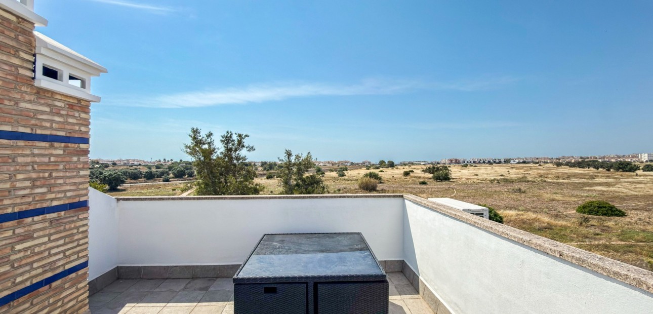Sale - Apartment / flat -
Orihuela Costa - Villamartin