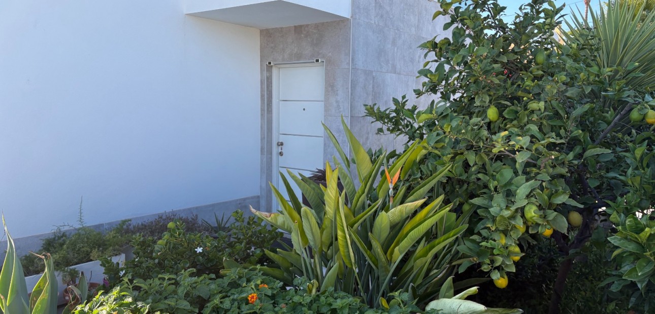 Sale - Villa -
Torrevieja - Torreta - Florida