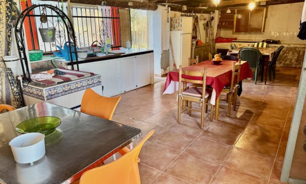 Sale - Finca / Country Property -
Guardamar del Segura