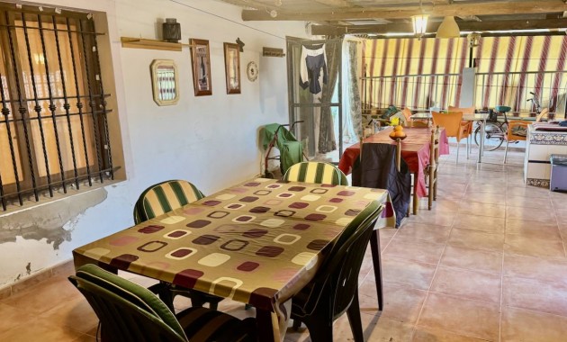 Sale - Finca / Country Property -
Guardamar del Segura