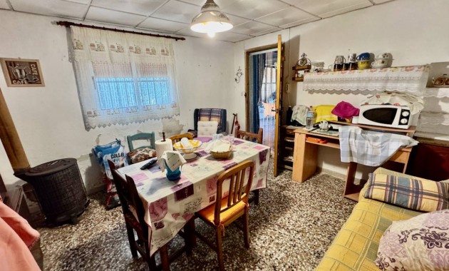 Sale - Finca / Country Property -
Guardamar del Segura