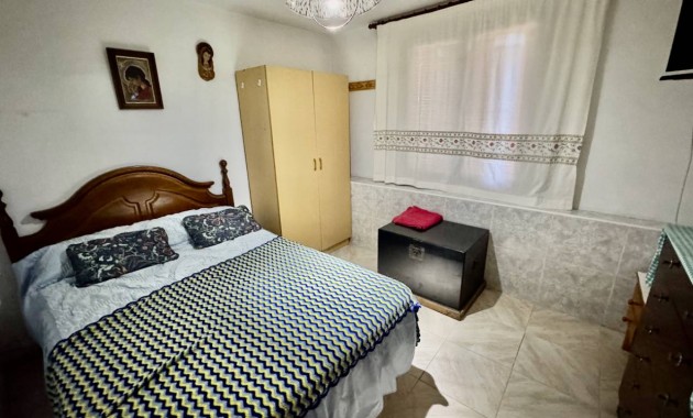 Sale - Finca / Country Property -
Guardamar del Segura