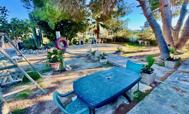 Sale - Finca / Country Property -
Guardamar del Segura