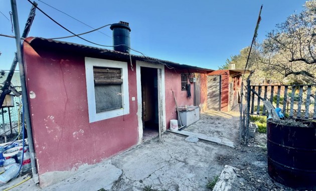 Sale - Finca / Country Property -
Guardamar del Segura