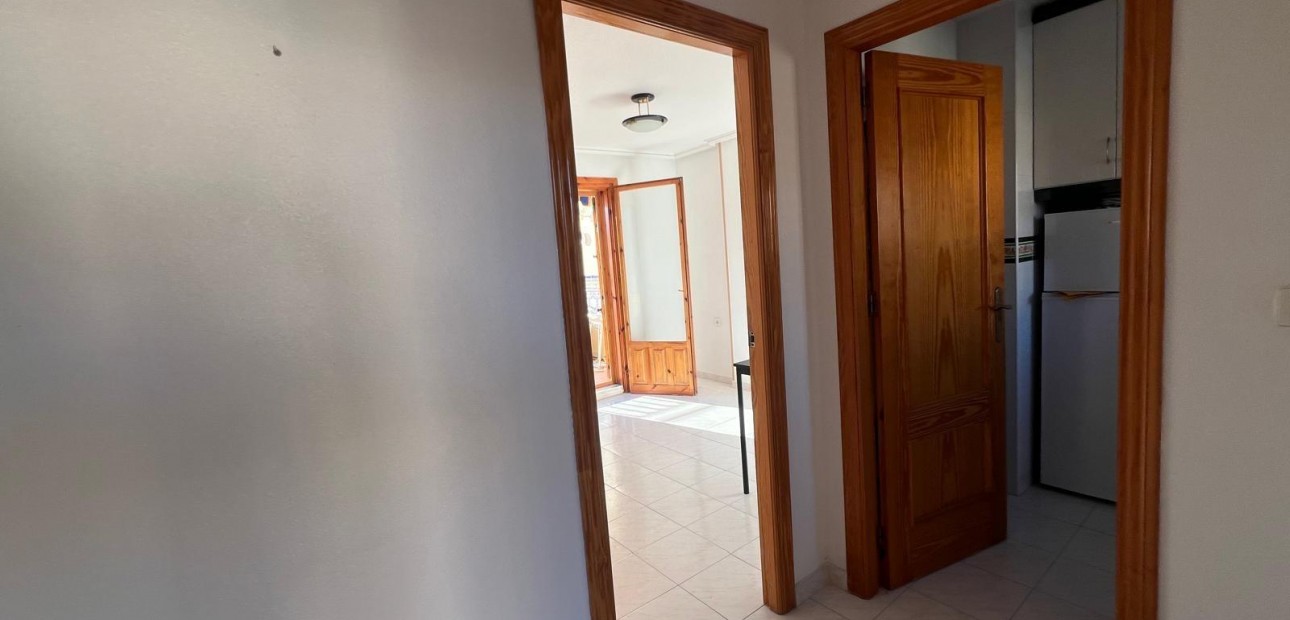 Sale - Apartment / flat -
Torrevieja - Sector 25