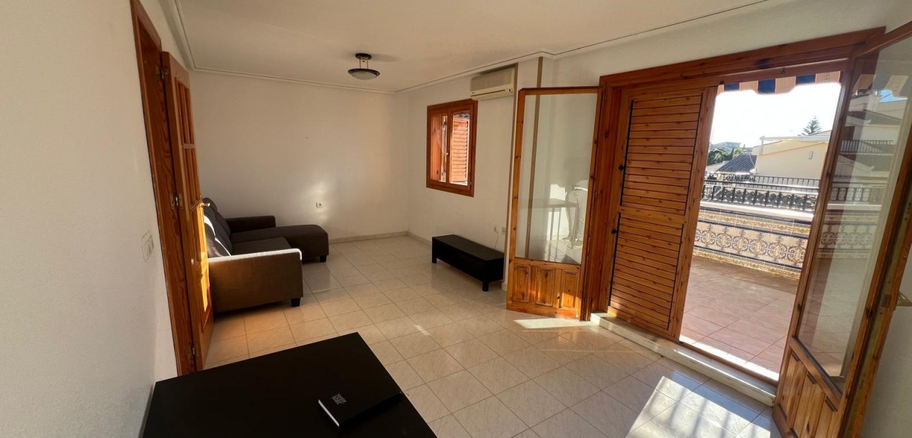 Sale - Apartment / flat -
Torrevieja - Sector 25