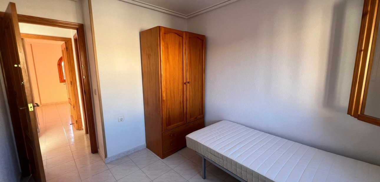 Sale - Apartment / flat -
Torrevieja - Sector 25