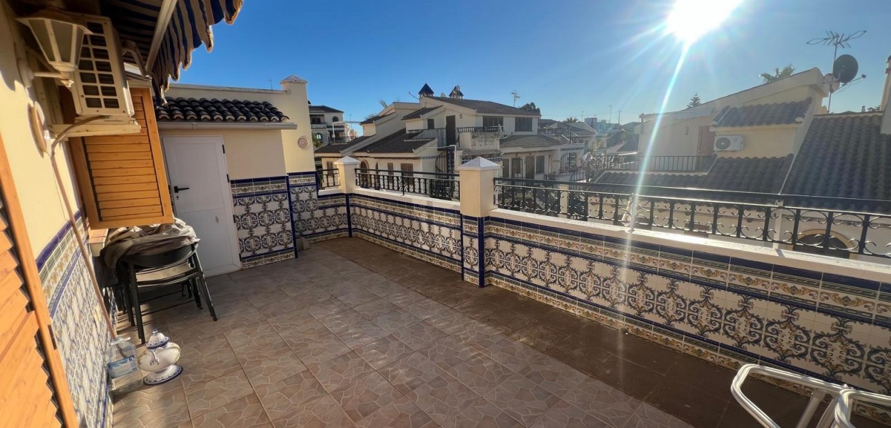 Sale - Apartment / flat -
Torrevieja - Sector 25