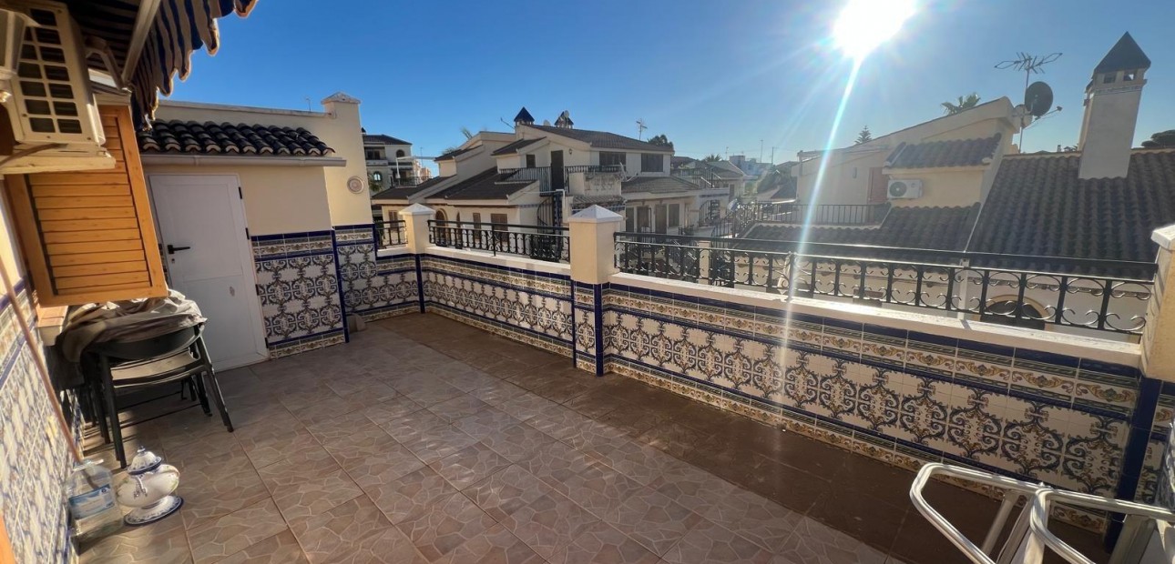 Sale - Apartment / flat -
Torrevieja - Sector 25
